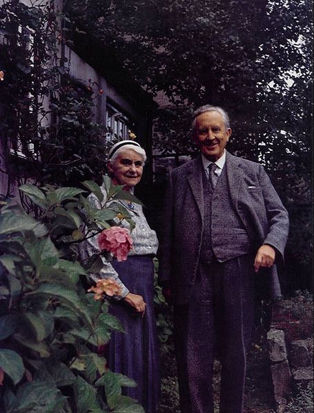 Archivo:Tolkien & Edith.jpg